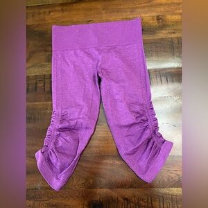 Lululemon Gather & Crow Crop Leggings – Purple Heather – Size 6
